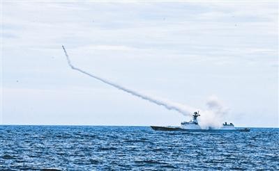 Ngày 26 tháng 7 năm 2013, Hạm đội Nam Hải tiến hành diễn tập trên Biển Đông.